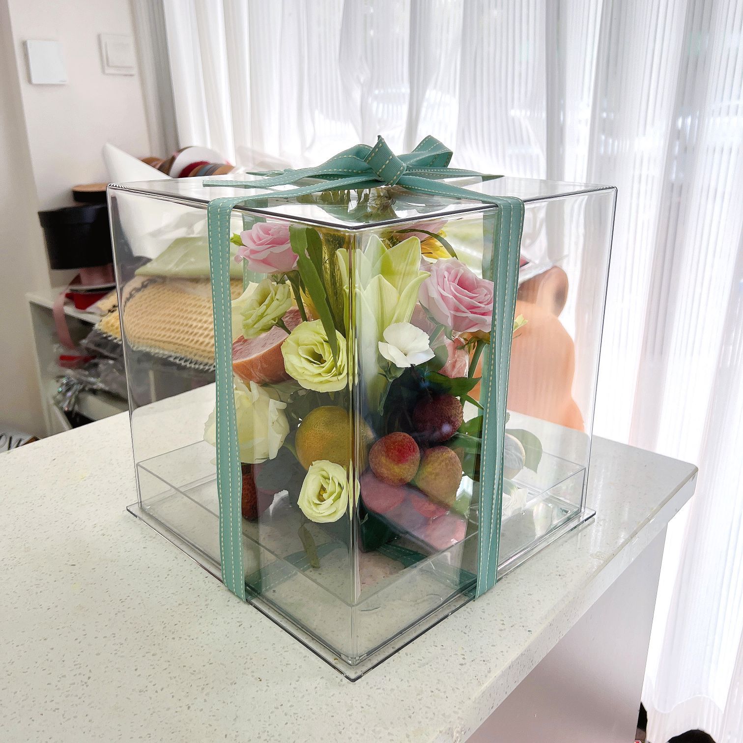 High transparent acrylic flower box square flower arrangement box Hug modern luxury flower box floral materials - Flower Box - 1